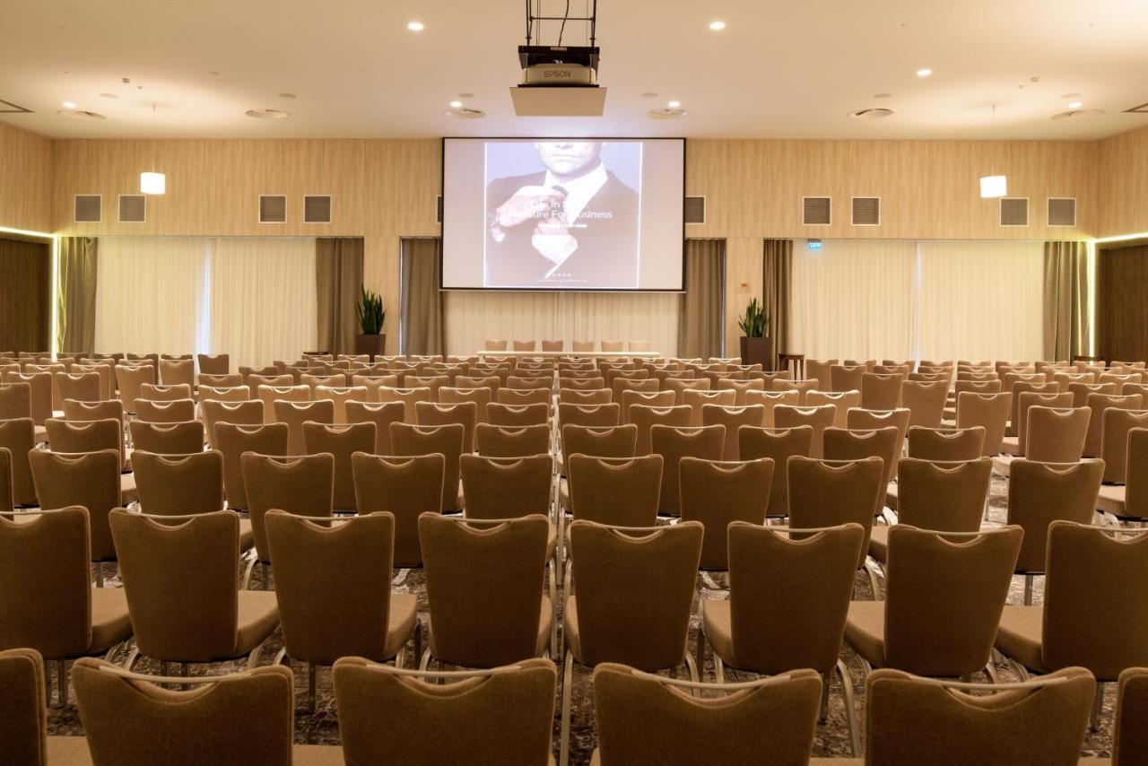 Kronwell Brasov Hotel Εξωτερικό φωτογραφία