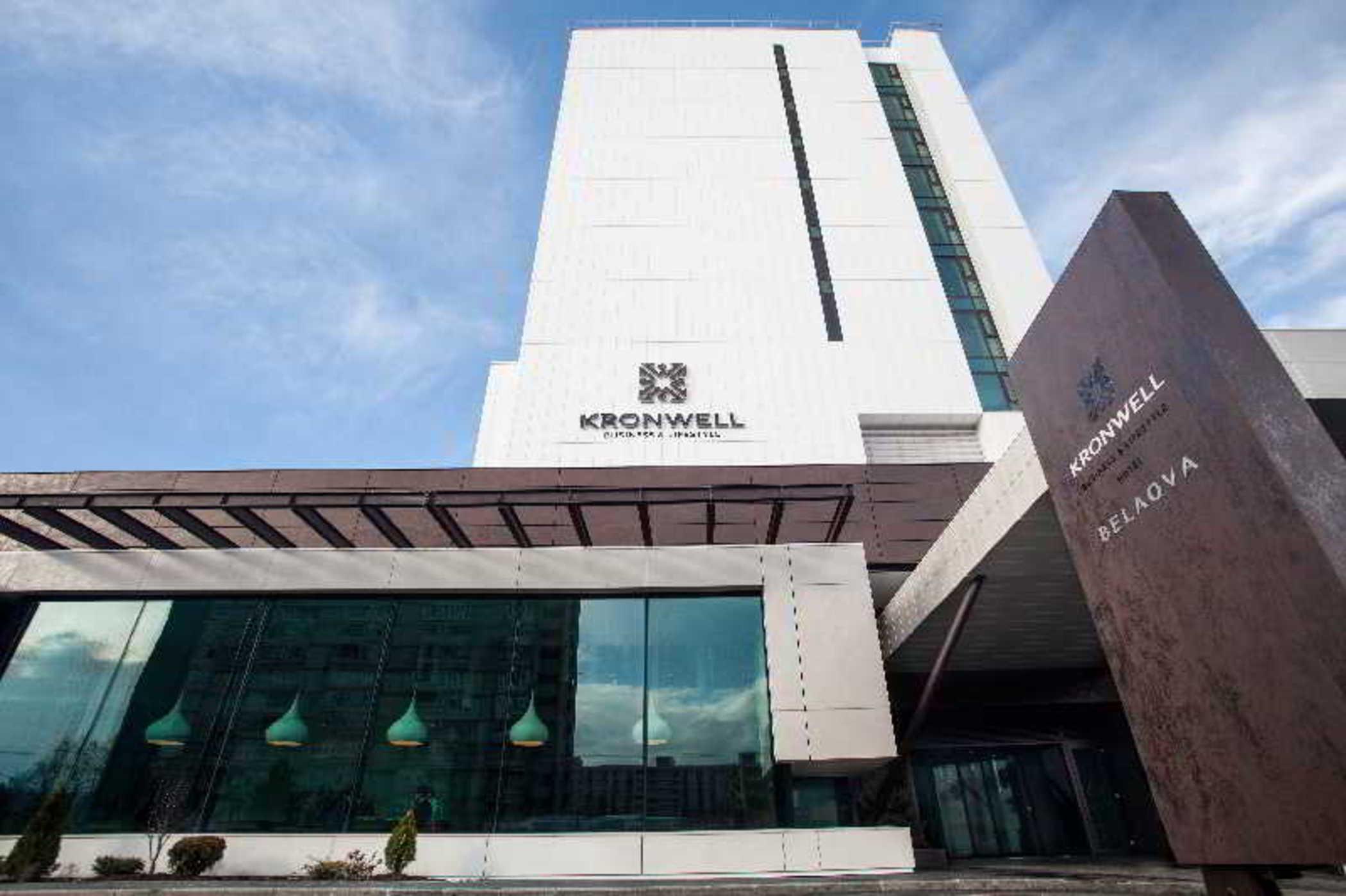 Kronwell Brasov Hotel Εξωτερικό φωτογραφία