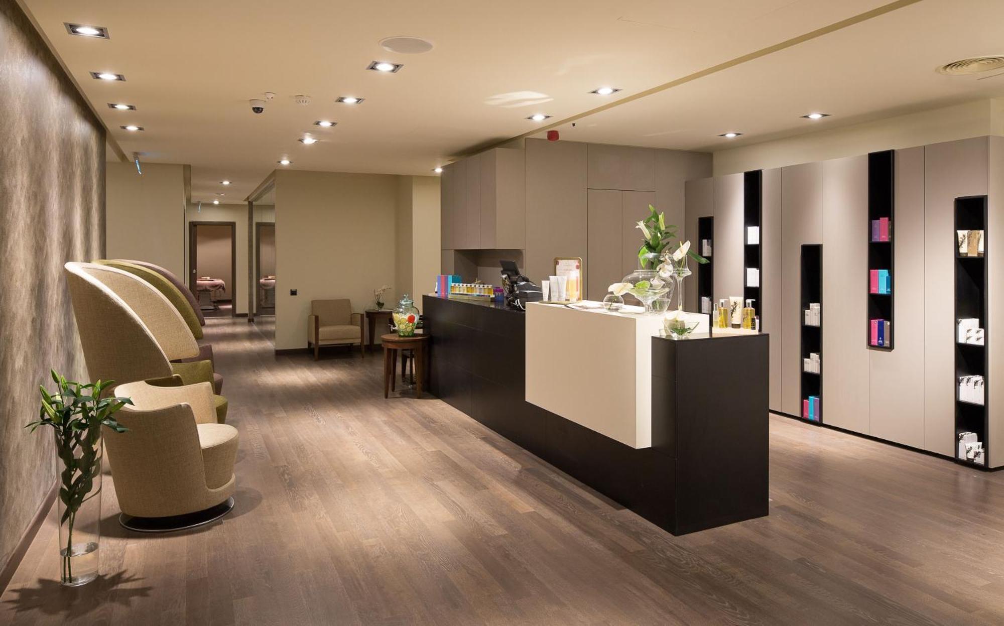 Kronwell Brasov Hotel Εξωτερικό φωτογραφία