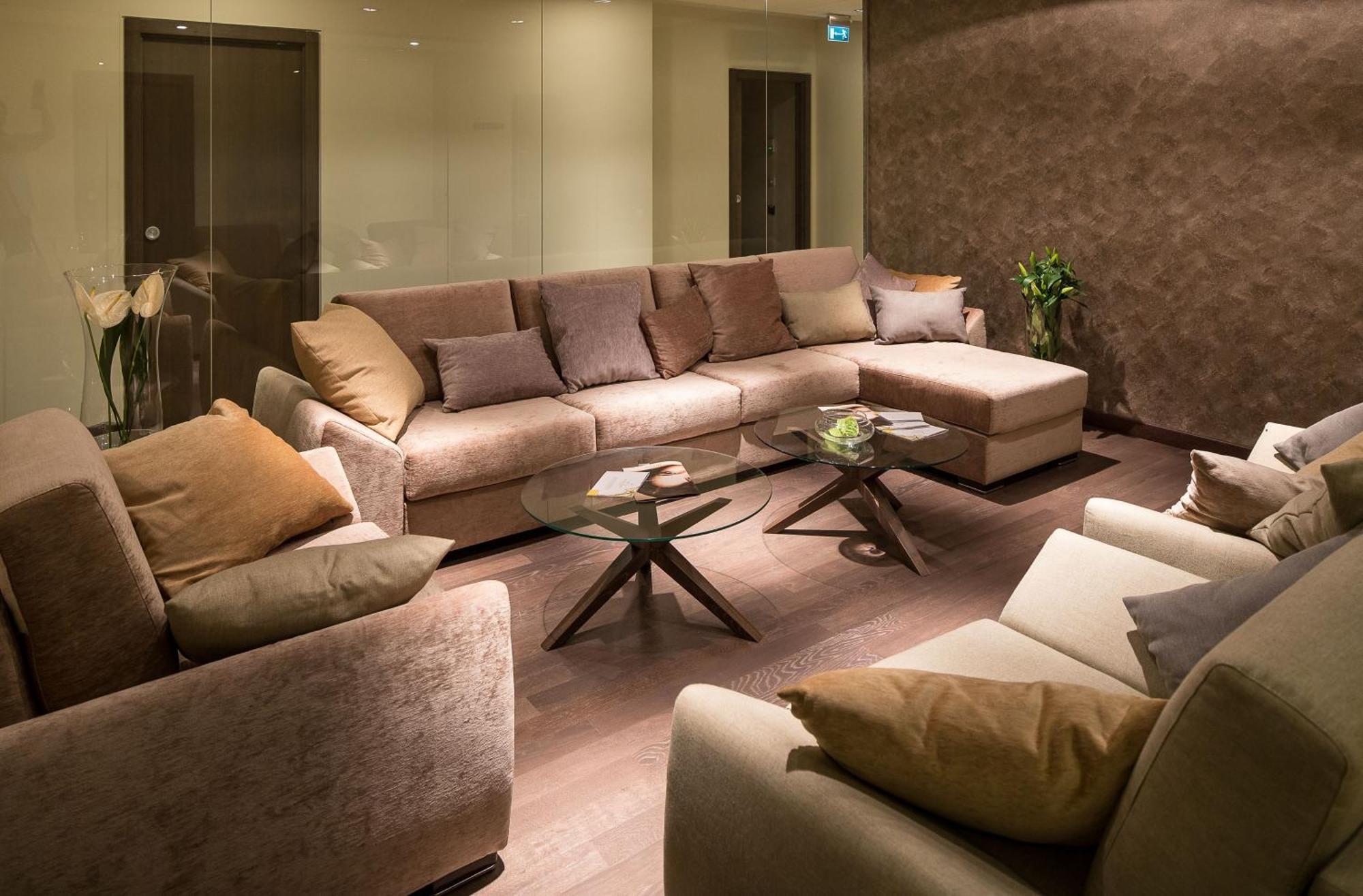 Kronwell Brasov Hotel Εξωτερικό φωτογραφία