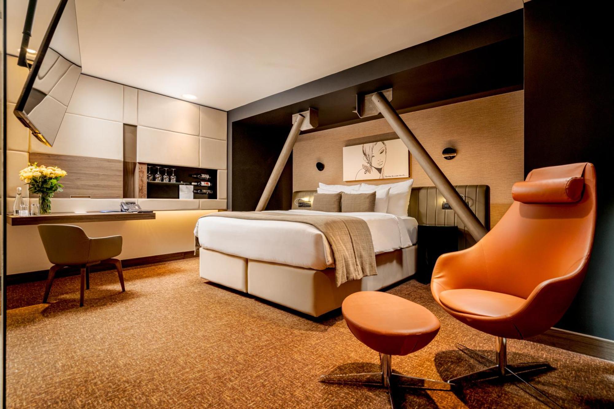 Kronwell Brasov Hotel Εξωτερικό φωτογραφία