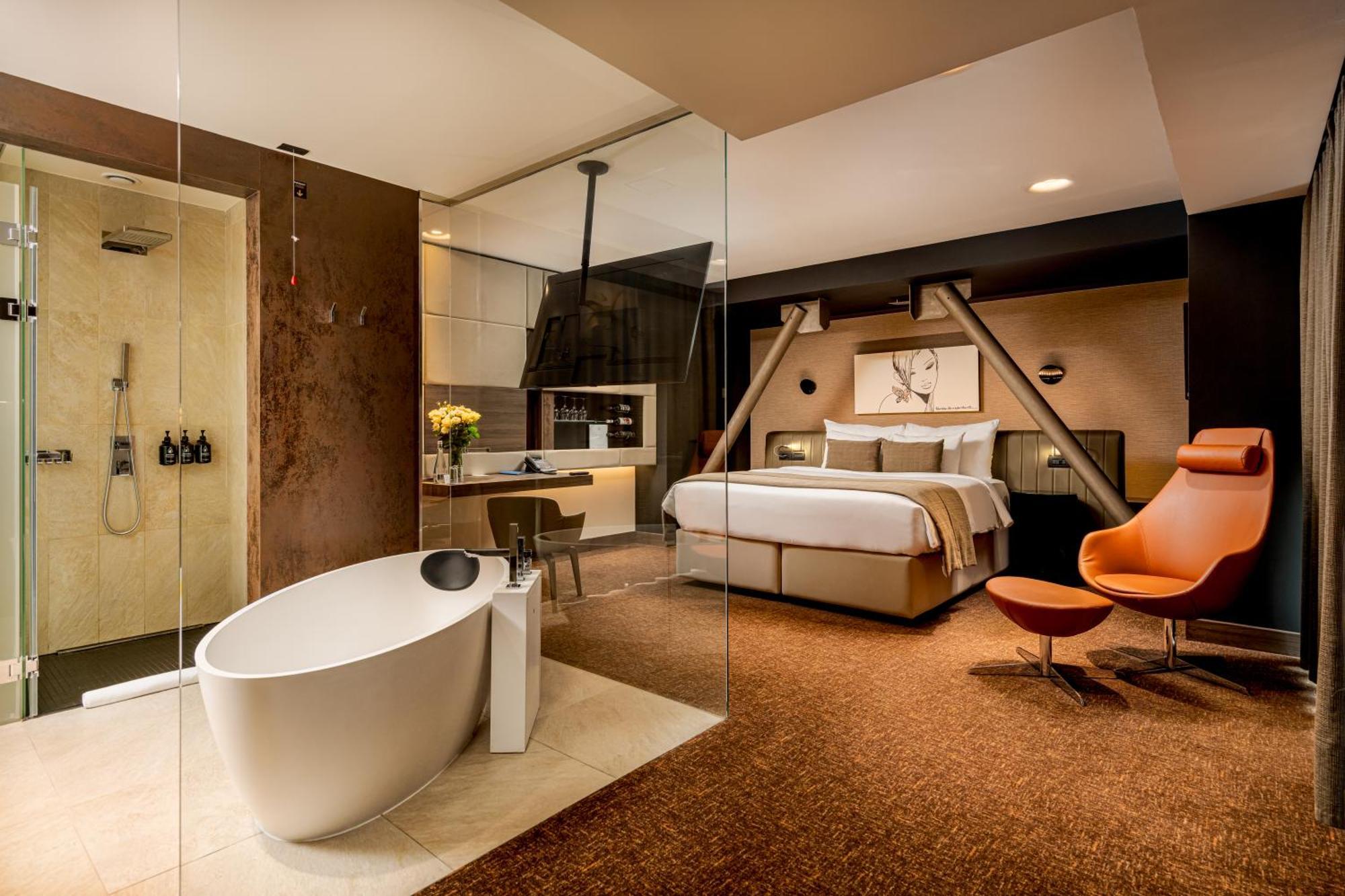 Kronwell Brasov Hotel Εξωτερικό φωτογραφία
